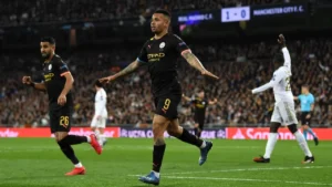 حكم مباراة ريال مدريد ومانشستر سيتي في دوري أبطال أوروبا يتصدر الطاقم التحكيمي لنهائي الإثارة